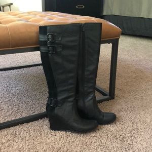 Women’s leather boots